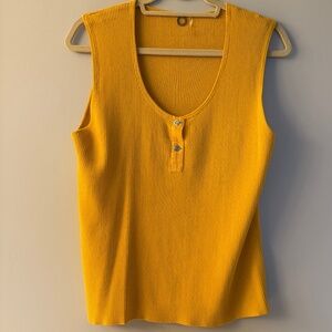 One Girl Who cool clasp front goldenrod yellow ribbed sweater sleeveless XL